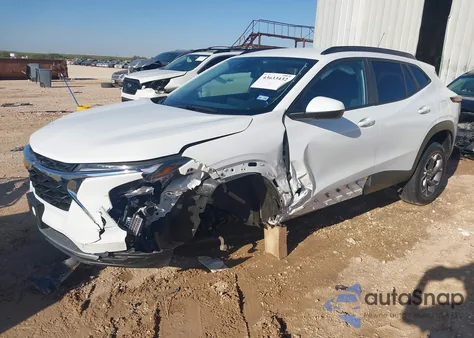 2024 Chevrolet Trax Fwd Lt z USA, uszkodzony, nr VIN KL77LHE2XRC217241